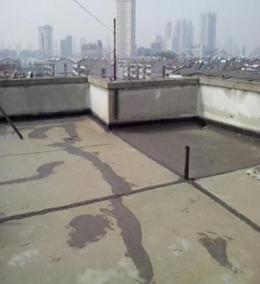 满城县漏水维修 楼顶漏水是什么原因，楼顶漏水维修方法是什么?
